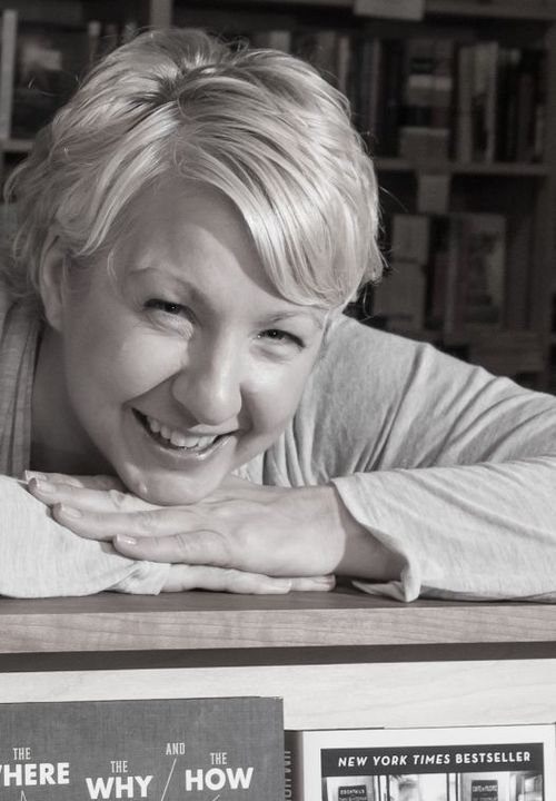 Holly Lorincz editor